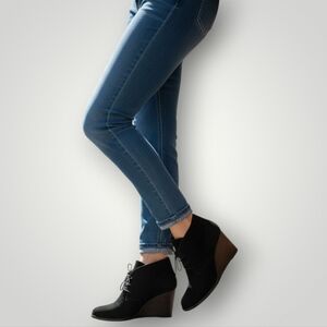 Lucky Brand Yamene Black Suede Wedge‎ Booties Womens 9.5M Lace-Up Ankle Boots